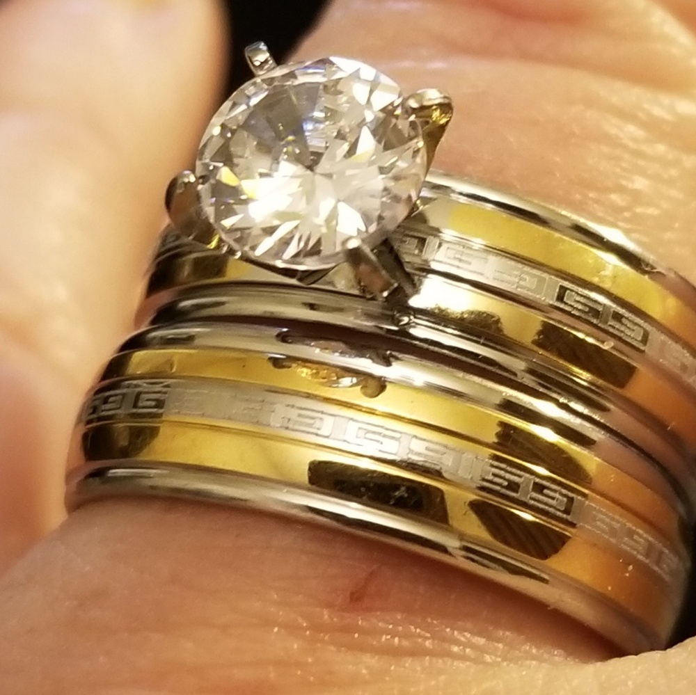 Amazing Two Toned Wedding Ring n Band Set Size 8